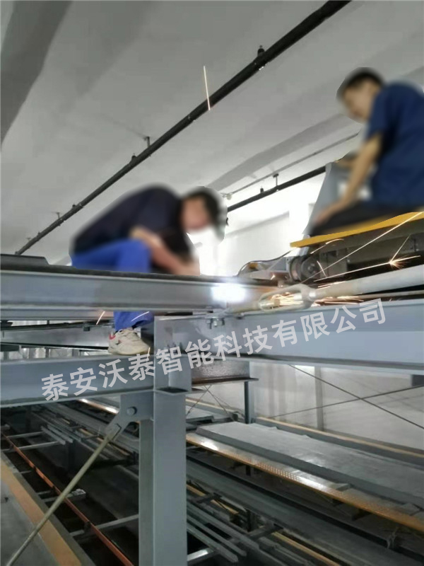 1-21042Z145293F.jpg